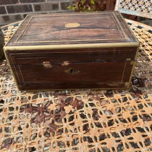 Antique sewing or jewellery box with brass details - Image 5