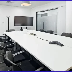 Open plan office space for 10 people in Maitland House