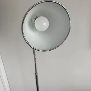 Chrome floor lamp - Image 3