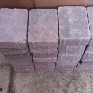 30 small paving blocks