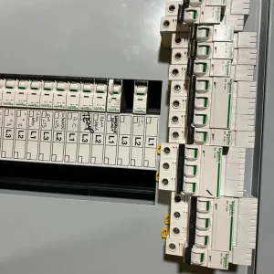 Schneider Square D IKQ 3ph board loaded - Image 3