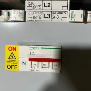 Schneider Square D IKQ 3ph board loaded - Image 6