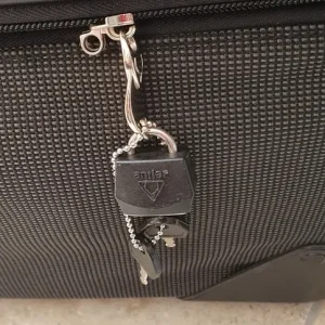 Large Antler Suitcase, dog tooth pattern, good condition - Image 4