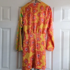 Wrap dress with floral print - Image 6