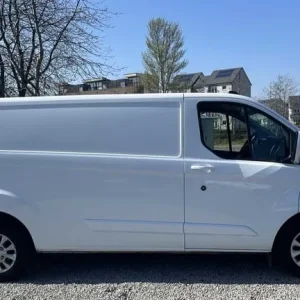2023 Ford Transit Custom 2.0 EcoBlue 170ps Low Roof Limited Van Auto Diesel - Image 7