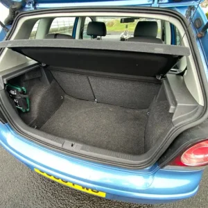 2006 Volkswagen Polo Manual 5-door Hatchback - Image 4