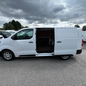 2021 Vauxhall Vivaro 1.5 Turbo D 2900 Dynamic Panel Van 6DR Diesel Manual - Image 4