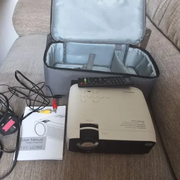 APEMAN LC350 Mini Projector