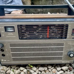 SELENA B210 Vintage Soviet Radio - Image 2