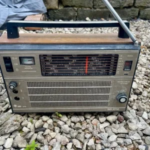 SELENA B210 Vintage Soviet Radio