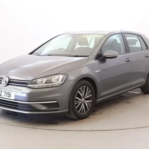 2018 Volkswagen Golf 1.5 TSI EVO SE with Nav and DSG - Image 3