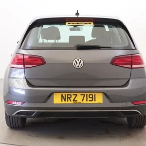 2018 Volkswagen Golf 1.5 TSI EVO SE with Nav and DSG - Image 6
