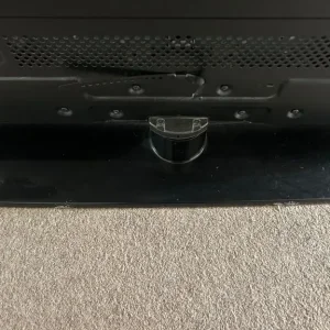 Samsung 46-inch TV - Image 4