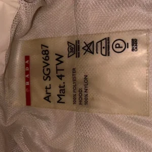 White and cream prada goretex jacket - Image 3