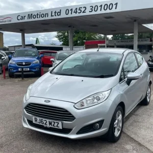 2013 Ford Fiesta ZETEC Hatchback Manual - Image 3