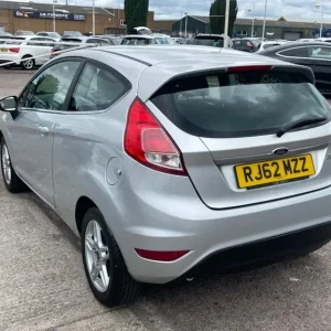 2013 Ford Fiesta ZETEC Hatchback Manual - Image 4