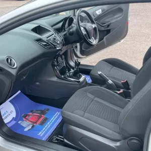 2013 Ford Fiesta ZETEC Hatchback Manual - Image 8