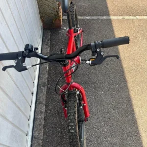 18 inch Kids' Red Outrage Bicycle - Image 2