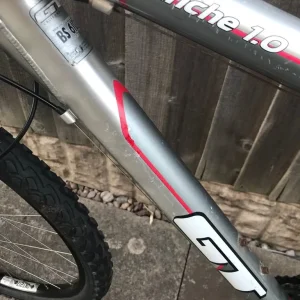 GT Avalanche Hardtail Mountain Bike - Image 3