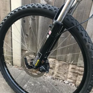 GT Avalanche Hardtail Mountain Bike - Image 5