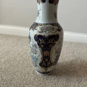 Peacock vase - Image 3