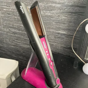 Dyson cordless hair straighteners - Image 2