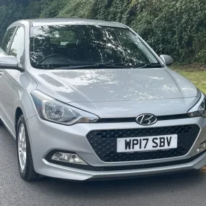2017 Hyundai i20 Automatic 5-door Silver - Image 2