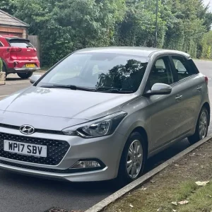 2017 Hyundai i20 Automatic 5-door Silver - Image 4