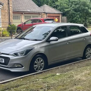 2017 Hyundai i20 Automatic 5-door Silver - Image 5
