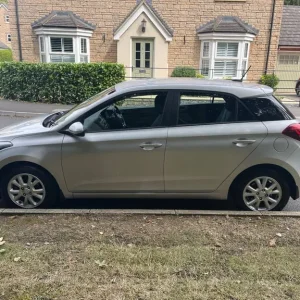 2017 Hyundai i20 Automatic 5-door Silver - Image 6