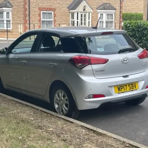 2017 Hyundai i20 Automatic 5-door Silver - Image 7