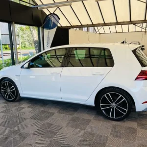 2017 Volkswagen Golf GTD TDI 2.0L Semi-Auto 5-door Hatchback - Image 7