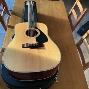 Yamaha 12 string guitar and luxury case - Image 2