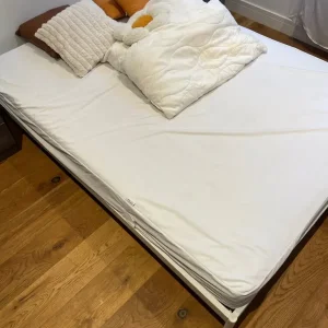 double bed with mattress