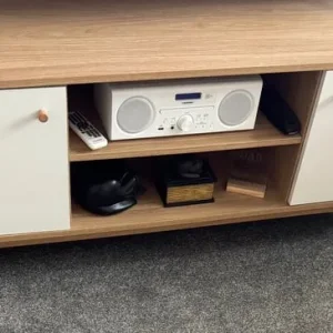 Teak/Beech TV unit 1390x390x470 two door - Image 4