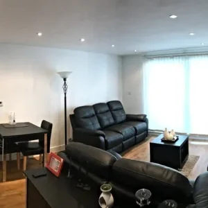 2 bedroom flat with balcony and secure parking in Louth, East Lindsey - Image 2