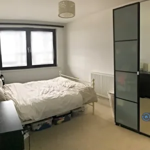 2 bedroom flat with balcony and secure parking in Louth, East Lindsey - Image 3