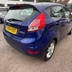 2014 Ford Fiesta 1.25 Zetec 5-door hatchback manual - Image 3
