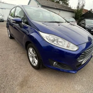 2014 Ford Fiesta 1.25 Zetec 5-door hatchback manual - Image 8