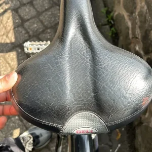 Reliable 21-speed bike with custom seat - Image 3