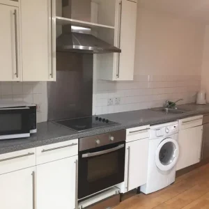 3 bed student apartment - Image 3