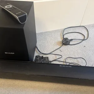 Sharp sound bar with sub