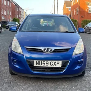2009 Hyundai i20 1.4 manual 3-door hatchback - Image 3