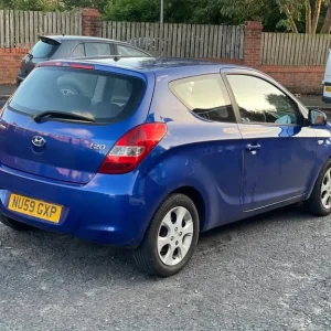 2009 Hyundai i20 1.4 manual 3-door hatchback - Image 8