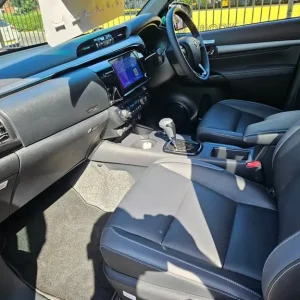 2025 Toyota Hilux INVINCIBLE X with Tow Pack and Roll Bar - Image 7