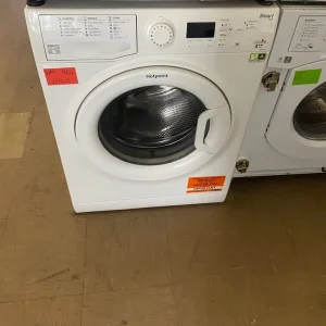 WHITE HOTPOINT 9KG WASHING MACHINE