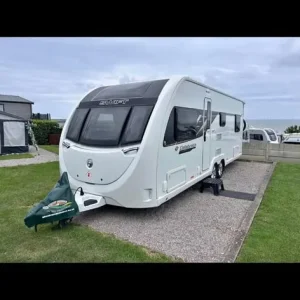 Swift celebrate qfb 2022 6 birth - Image 4