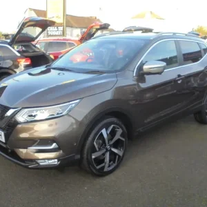 2019 Nissan Qashqai Tekna+ DiG-T 5-door DCT Auto Petrol - Image 5