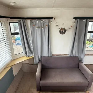 Mobile home with two bedrooms and all bills covered - Image 4