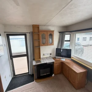 Mobile home with two bedrooms and all bills covered - Image 5